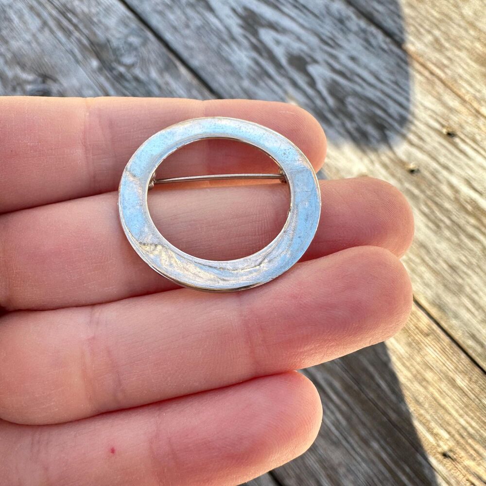 Vintage Silver Tone Circle Brooch